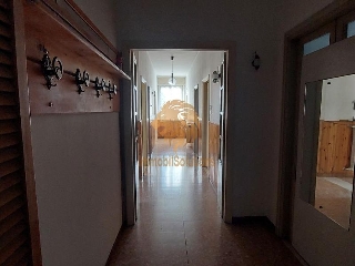 zoom immagine (Forlì - spazzoli ampio appartamento con cantina e garage)