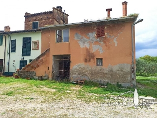 zoom immagine (Magazzino 220 mq, soggiorno, 3 camere, zona Castiglione del Lago)
